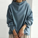Lisa | Top Casual con Collo Alto" can be rewritten as "Lisa | Casual High-Neck Top.
