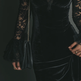 Blanka – Eleganti vestiti neri in pizzo