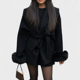 Dagmar™ | Cappotto elegante con pelliccia ecologica