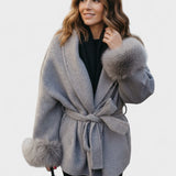Dagmar™ | Cappotto elegante con pelliccia ecologica